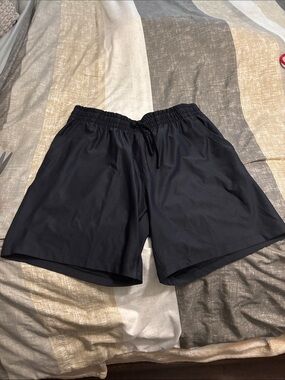 Old Navy Men's Black Athletic Shorts with Drawstring